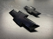 Load image into Gallery viewer, Genuine 2021-2025 Suburban/Tahoe Full Gloss Black Bowtie Emblem set