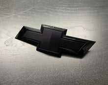 Load image into Gallery viewer, 2021-2022 Colorado full gloss black bowtie/emblem