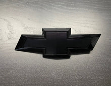 Load image into Gallery viewer, 2021-2022 Colorado full gloss black bowtie/emblem
