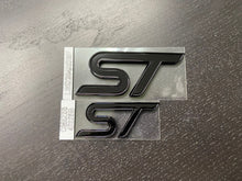 Load image into Gallery viewer, Explorer "ST" emblem set gloss Black 2020-2024
