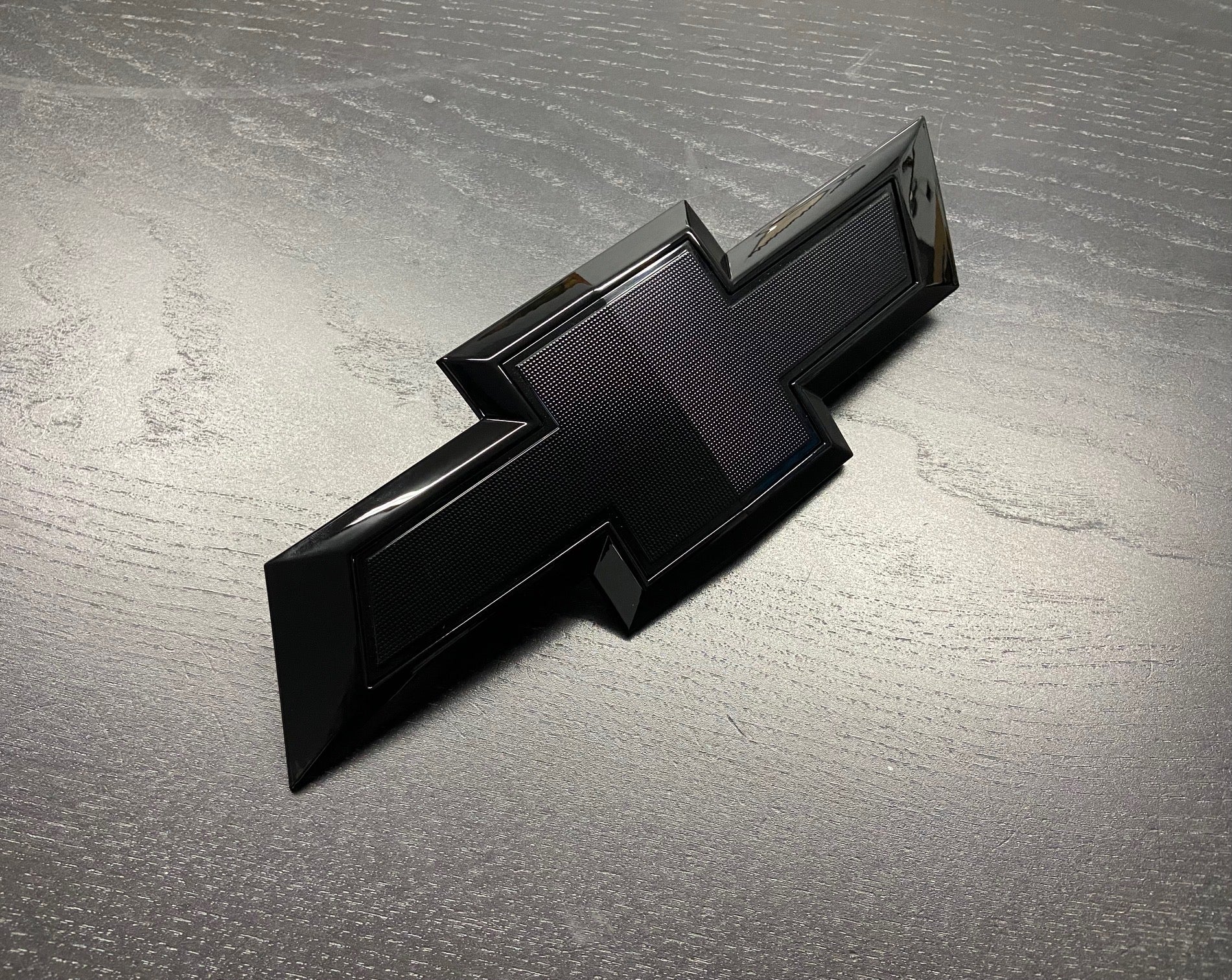 Custom Chevy Bowtie Emblem Gloss Black Front Bowtie Emblem Badge For 2022-2025 Refreshed Chevy Silverado 1500 2006 Chevy Silverado Bowtie - Foto 6